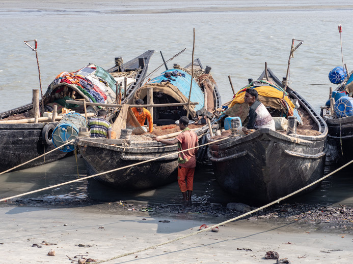 FishermenAndBoats_OM01598