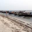 FishingBoatsAtBeach16x9_OM53278