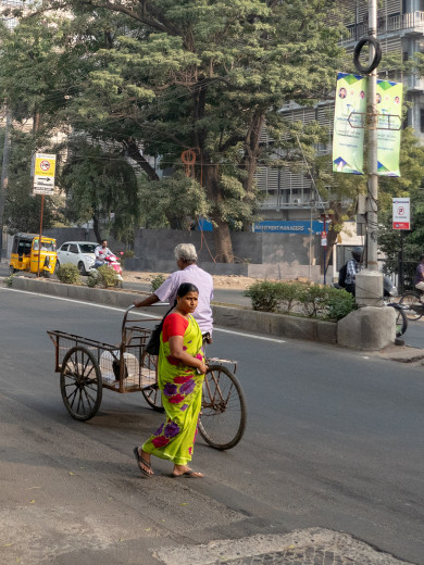 CrossingStreetChennai_ZS80536