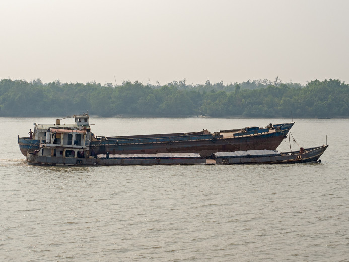 BoatsInTandem_Pasur_OM52935