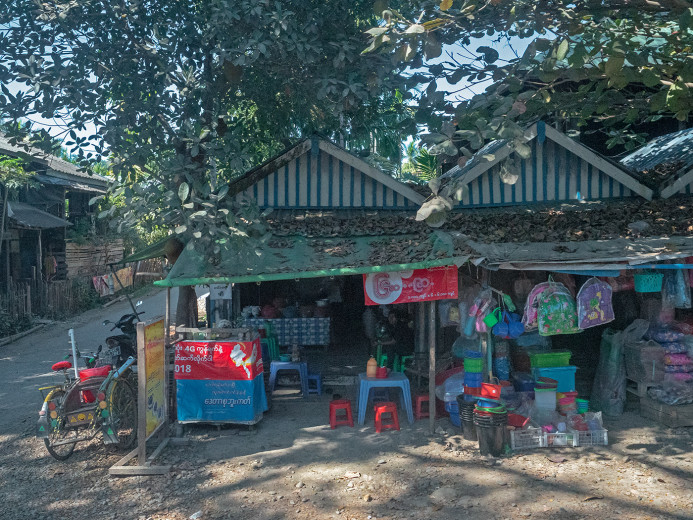 Shops_OM54217