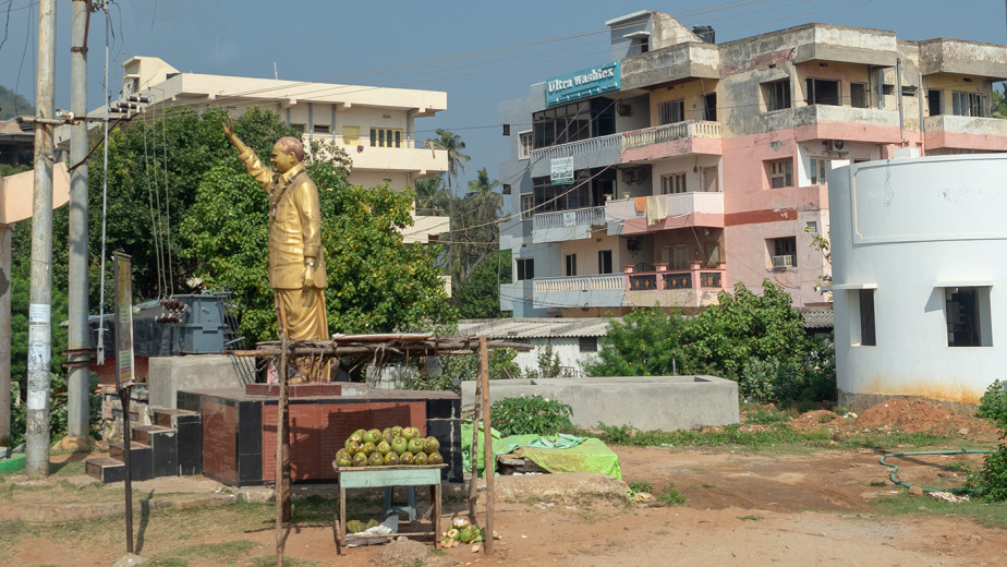 Statue_OM51720