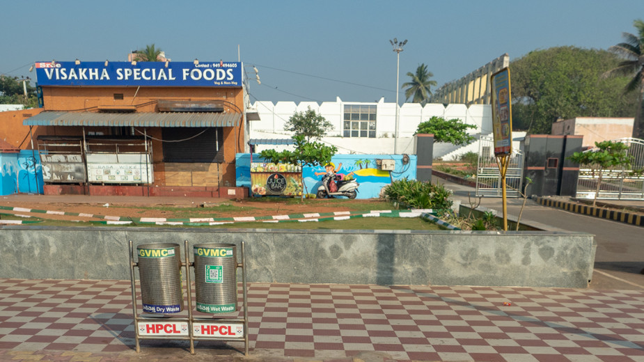 VisakhaSpecialFoods_OM51433
