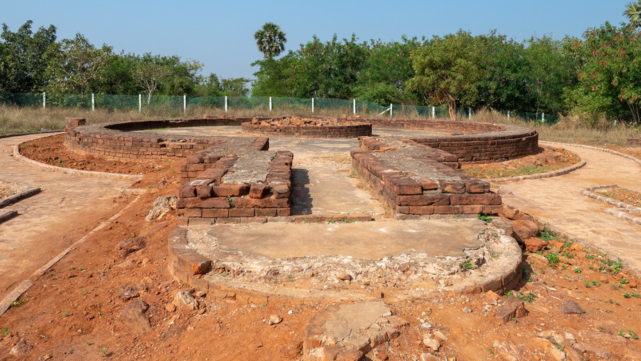 BaseOfVotiveStupa_OM51610