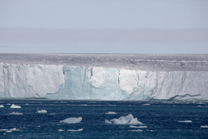 BlueSectionGlacierFront_54D24328
