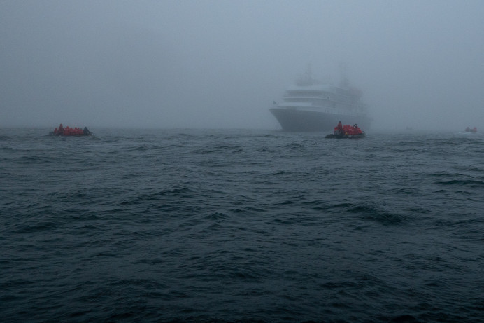 ShipInFog_ZS80803