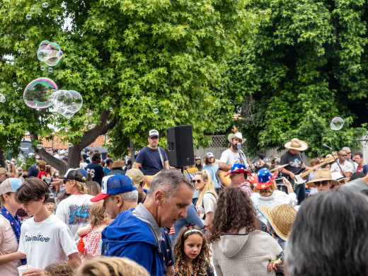 Band_M3081