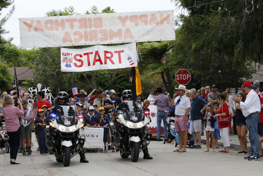 StartOfParade_1200_1X13477