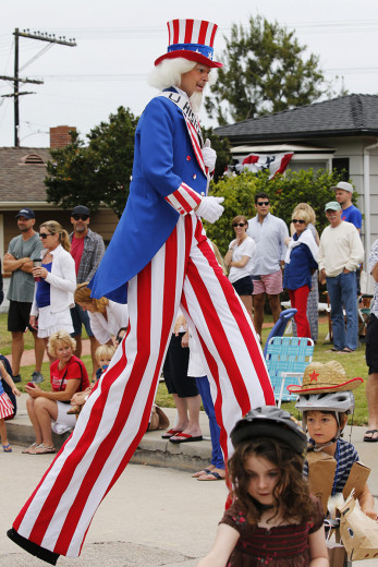 StiltWalker_1200_1X13486