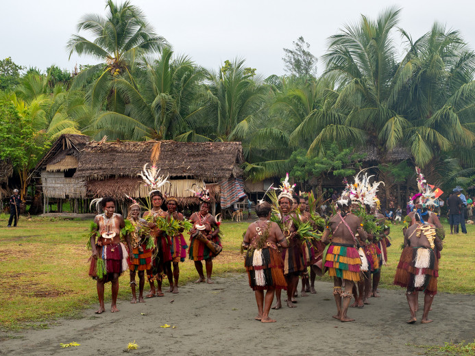 Dancers_OM73801