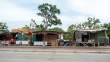 StallsAlongMainRdPortMoresby_OM71759
