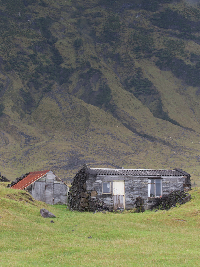 TDC_House_Barn_Mtn_1X33583