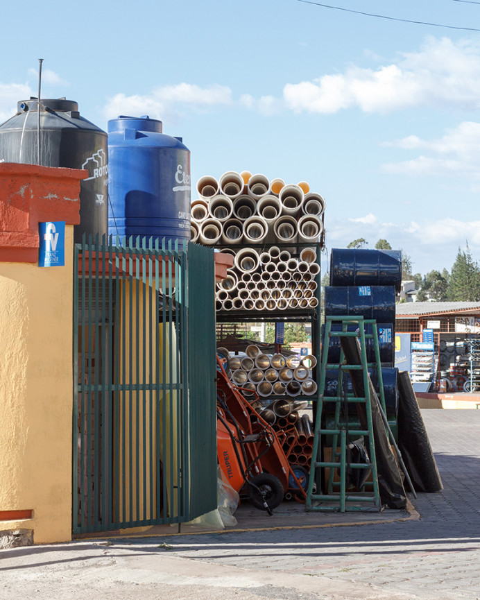 Tanks and pipes. Quito.